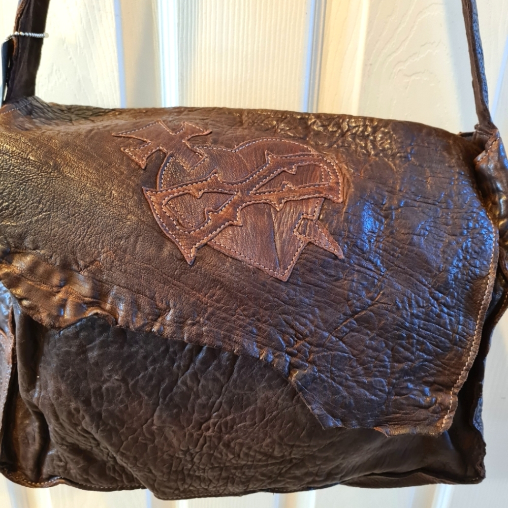 Tylie Malibu Leather Bag